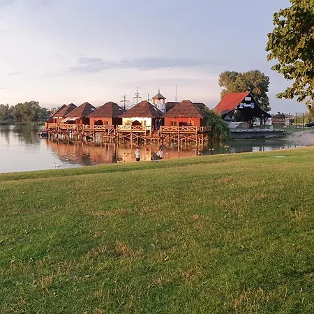 Senec, Apartman Na Vode * Senec